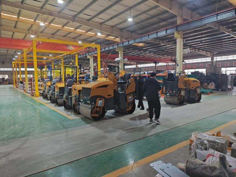 小型壓路機價(jià)格不能盲從，先把知識來(lái)學(xué)起！